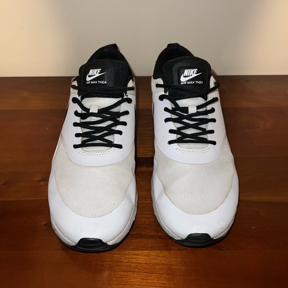 White Nike air max thea size 8 women’s - Picture 2 of 7